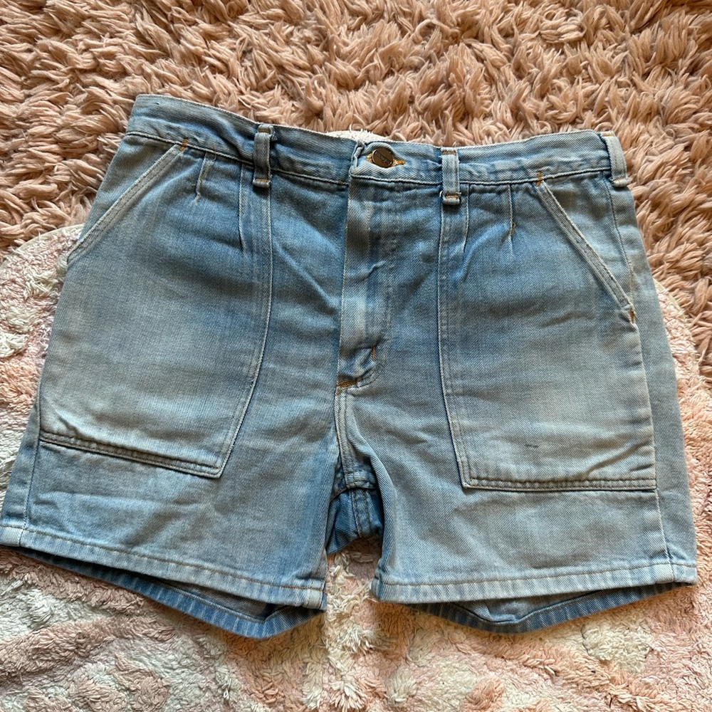Vintage Wrangler blue denim shorts with large front pockets
